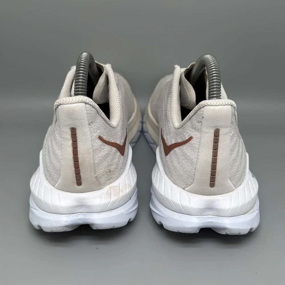 Hoka One One‎ Mach 5 Cream Bronze Running Shoes Women's Sz 8B